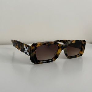 Off-White sunglasses Hut collab VERY rare
